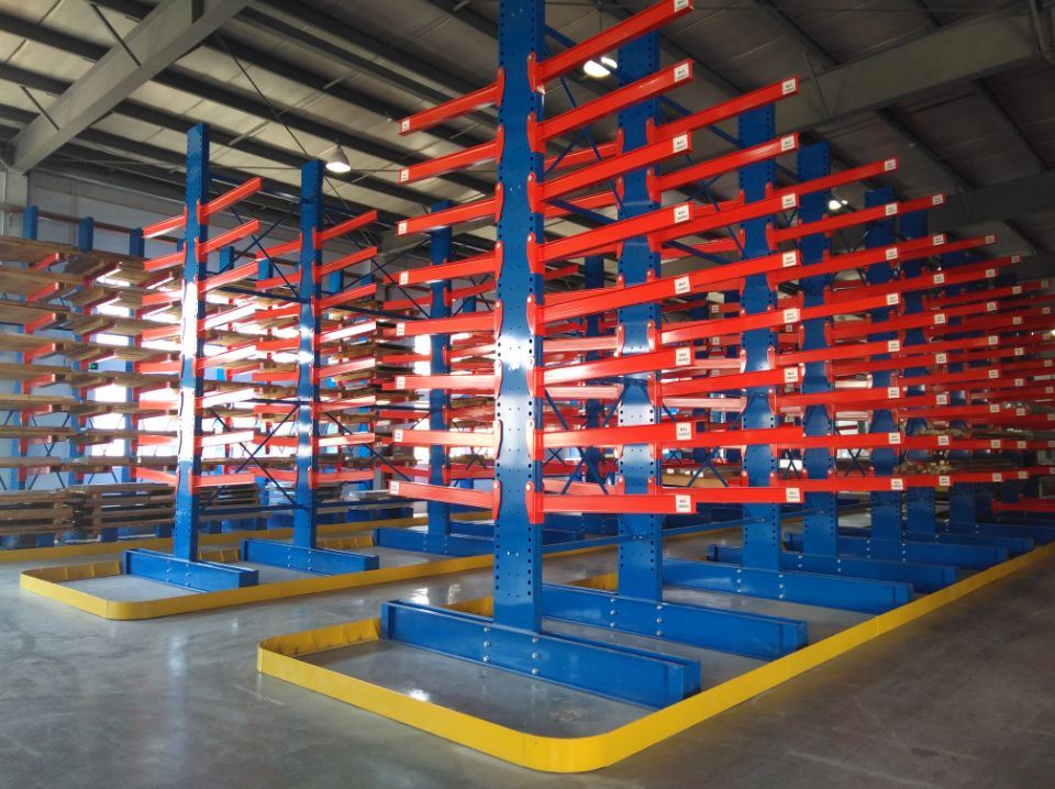 Sistem de rafturi Cantilever